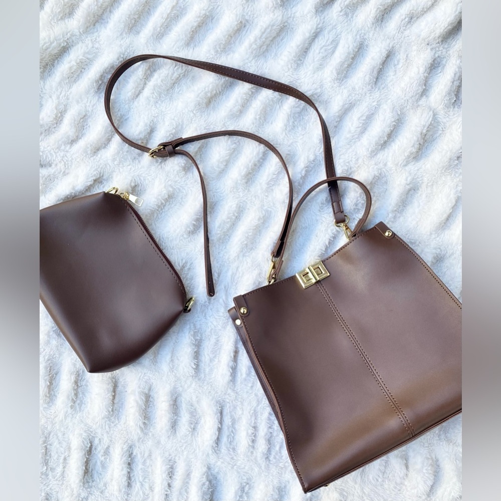 🤎👜 brown faux leather square crossbody bag w. matching pouch 👜🤎
